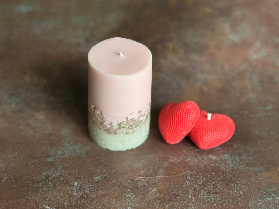 Heartstone Glow Candle with a Rose quartz Bracelet