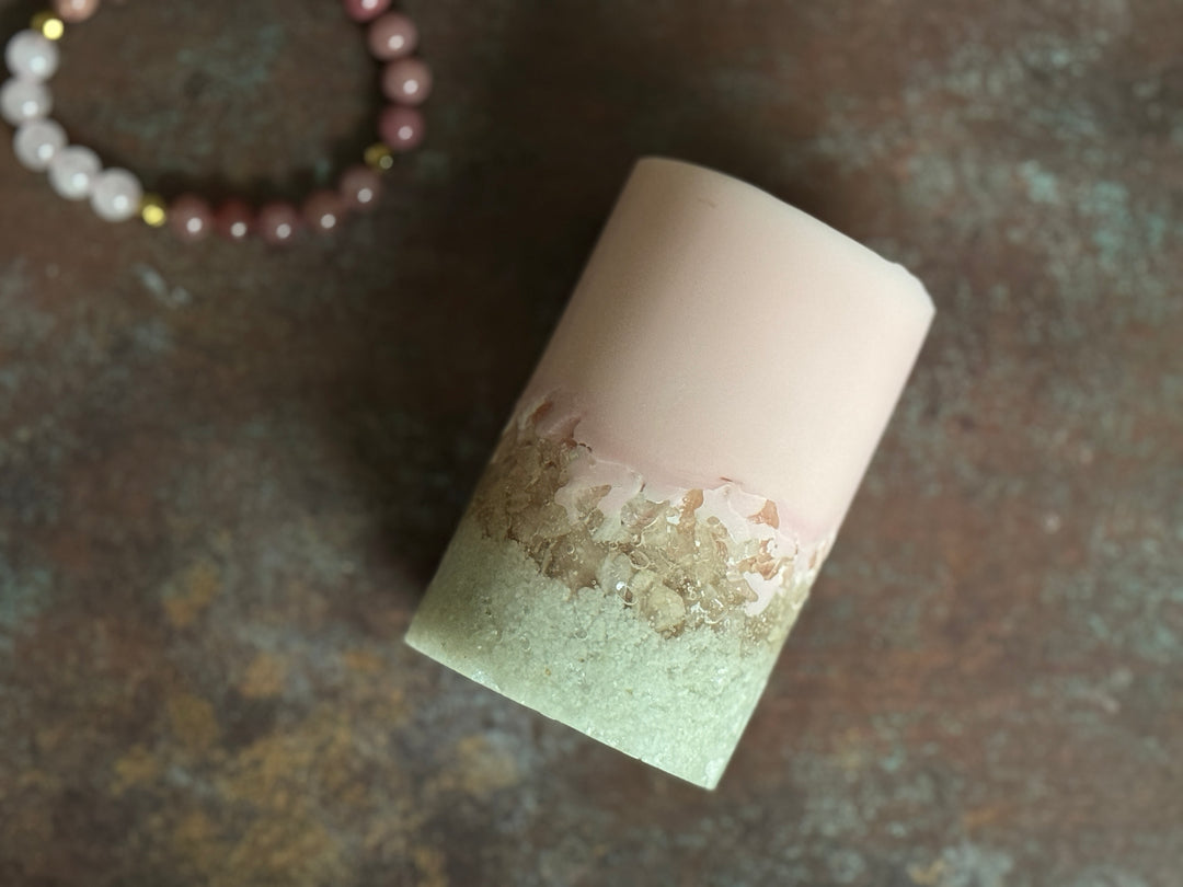 Heartstone Glow Candle with a Rose quartz Bracelet