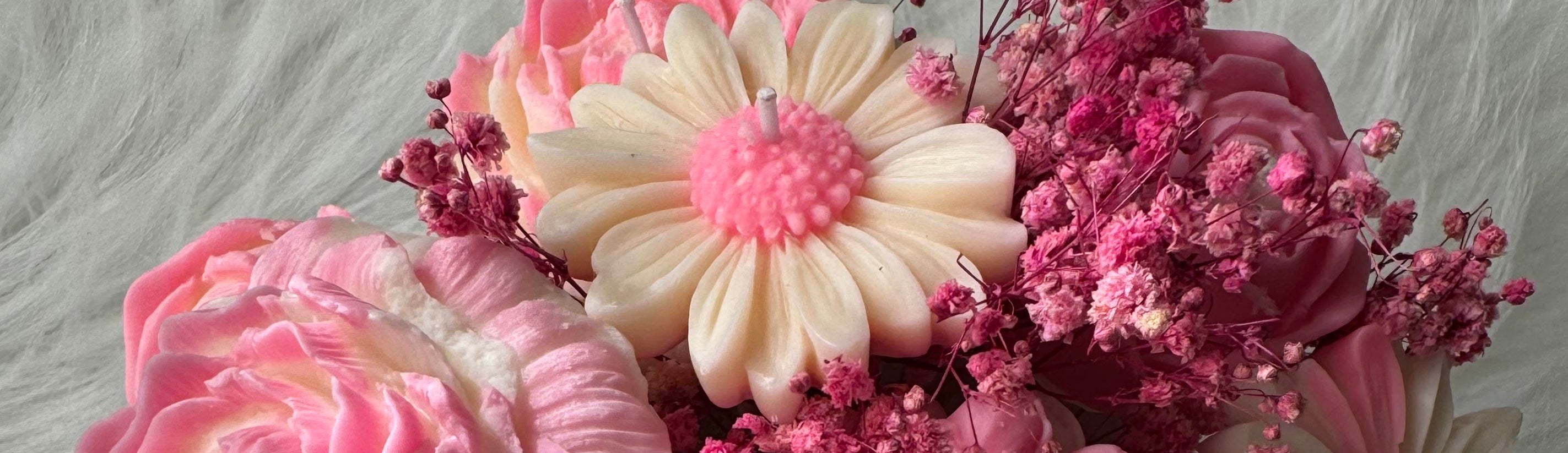 Peony candles in all white and dual shades